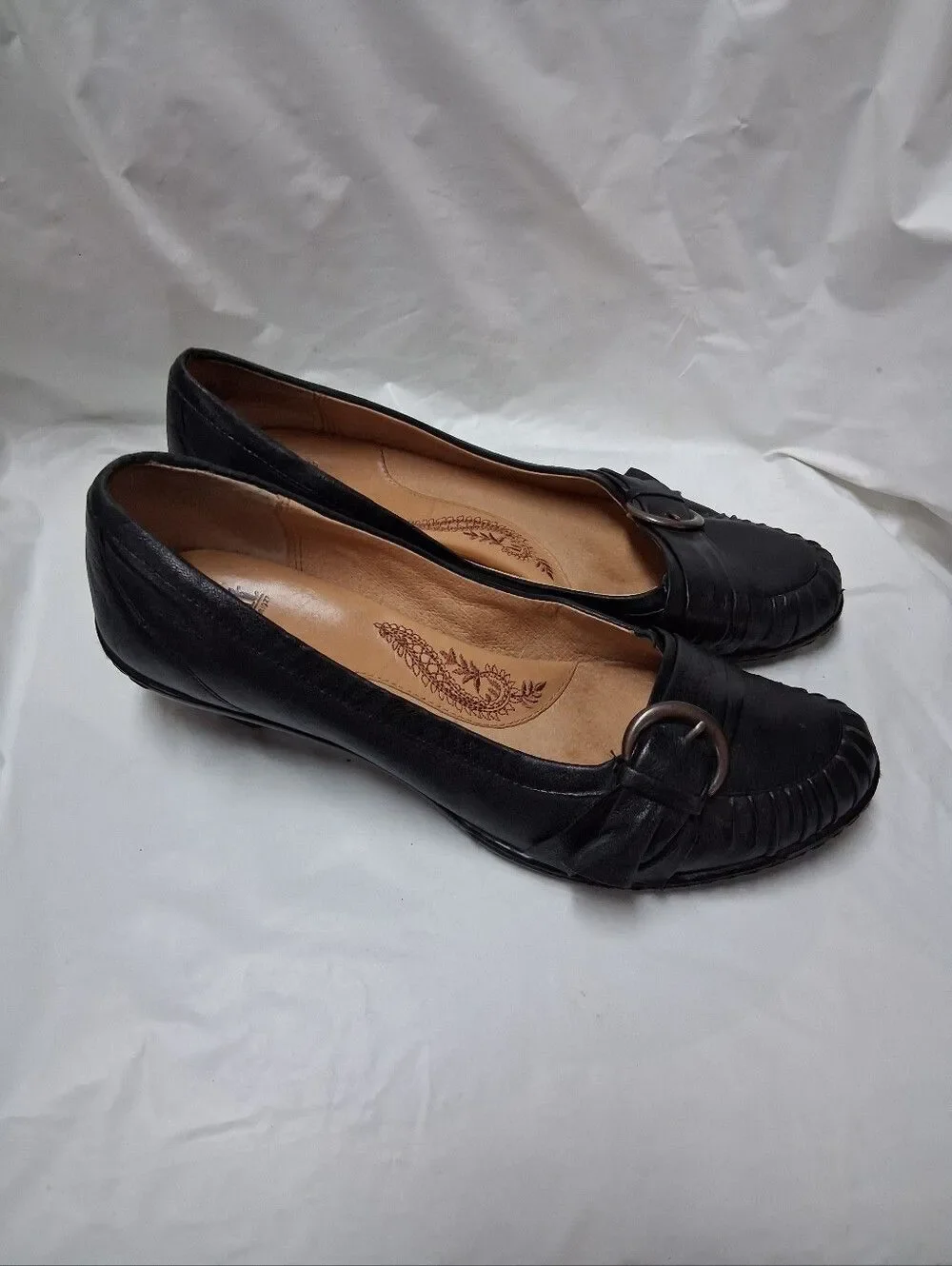 Sofft Black Loafer Style W/ Small Heel Size 9.5 Preowned